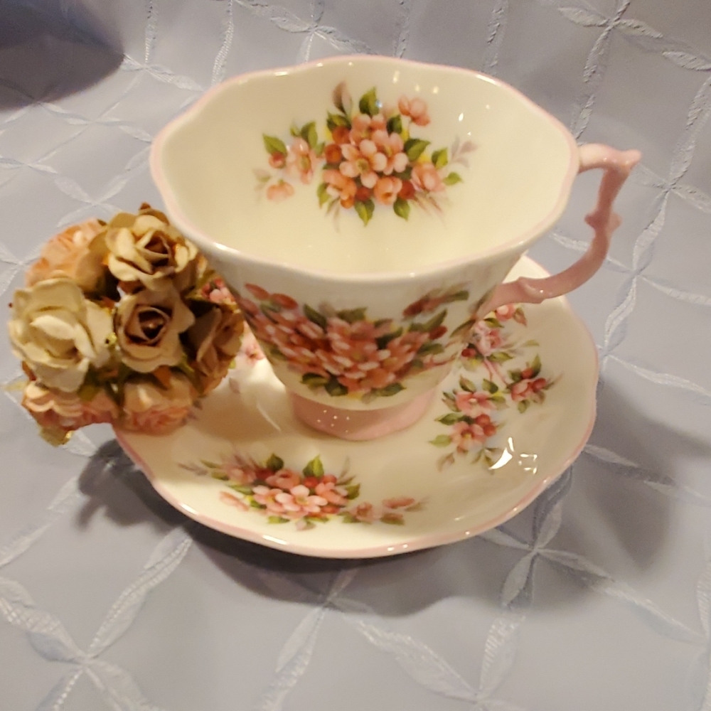 Vintage ROYAL ALBERT Apple Blossom Time Series EUC - Picture 2 of 8
